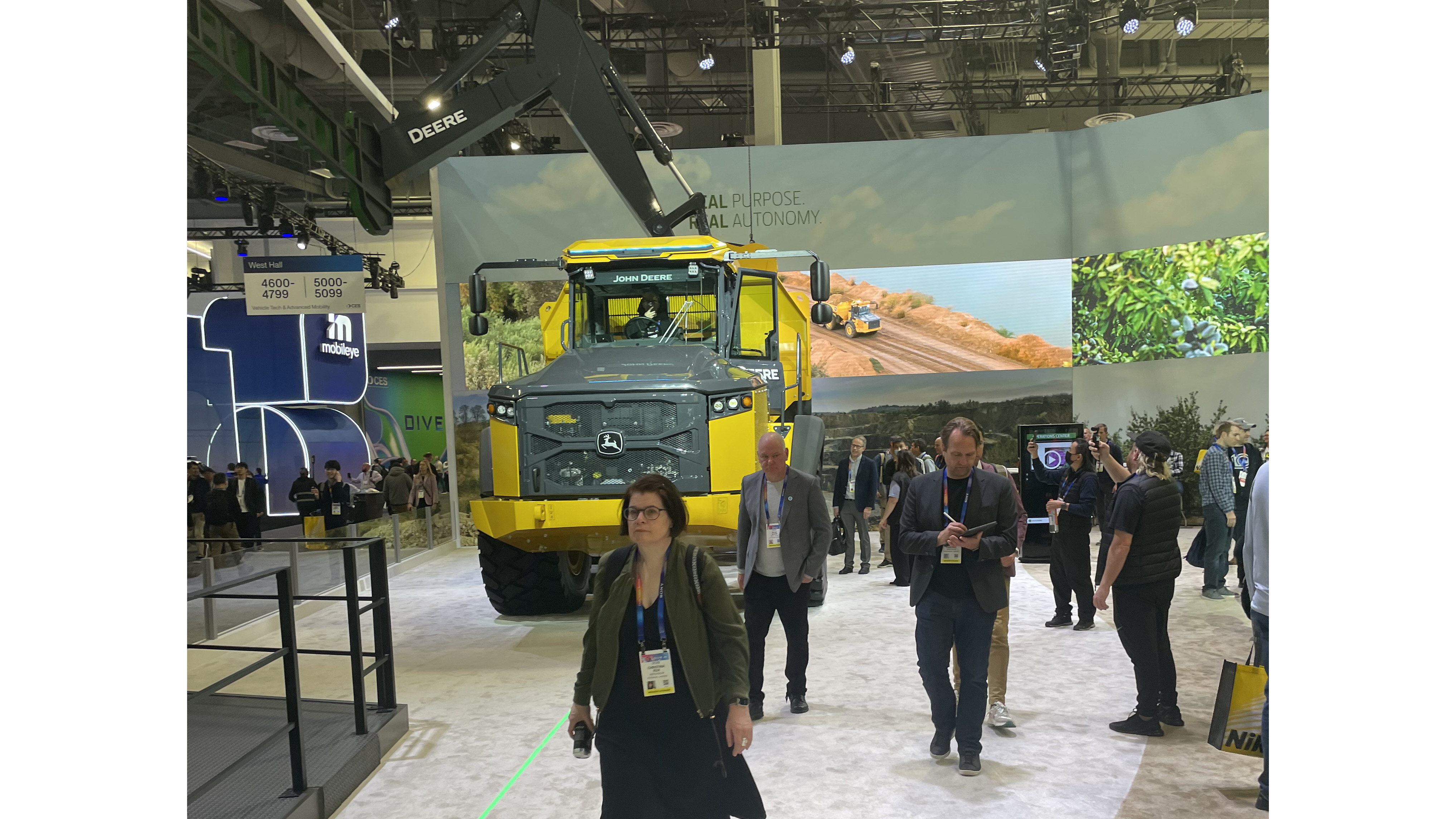 john deere construction equipment